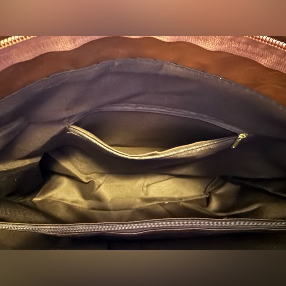 Elegant Brown Braided-Handle Leather Tote - Picture 6 of 8